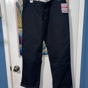 woman’s dickies pants